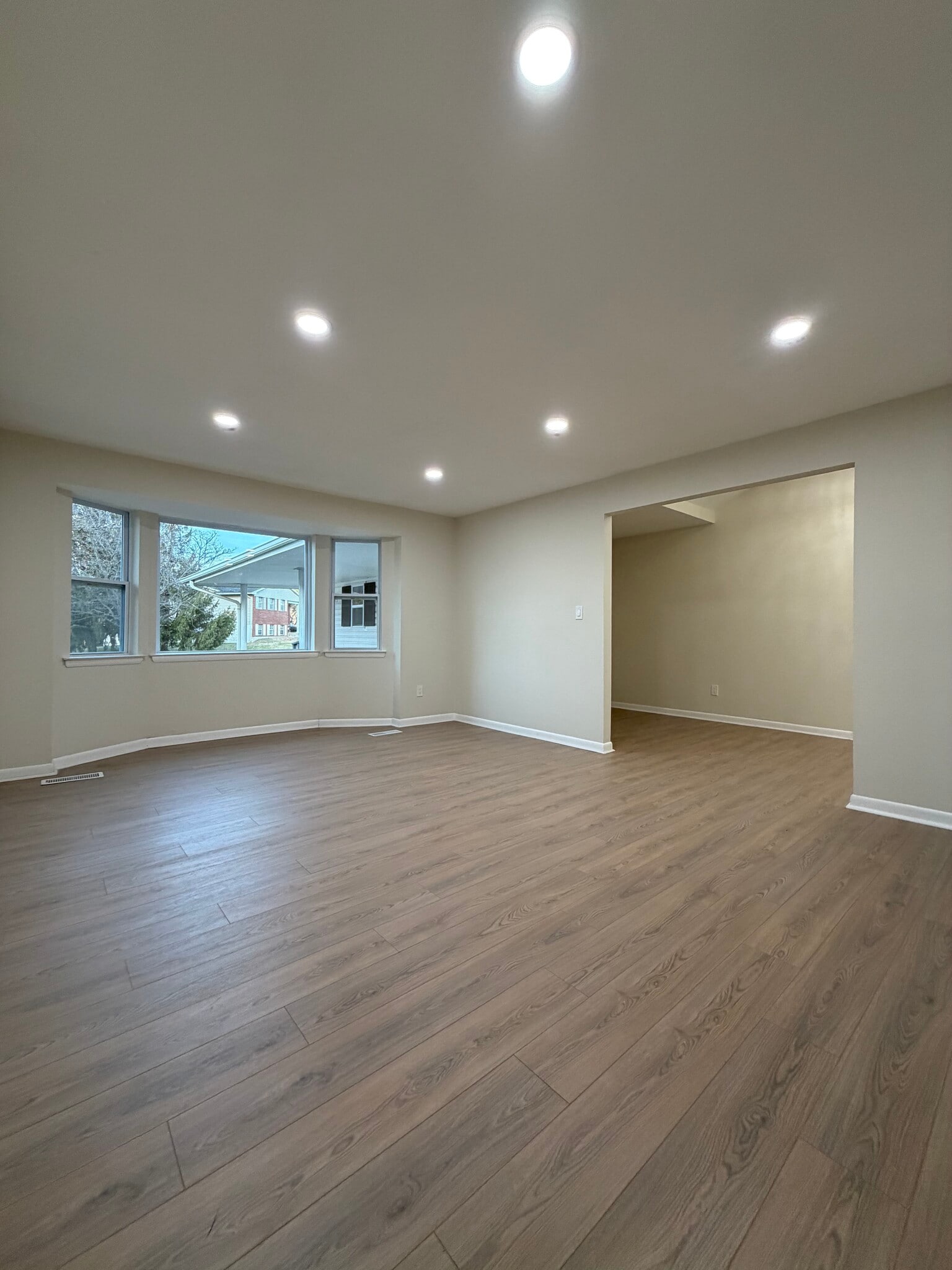 Building Photo - 10001 Paxton Rd