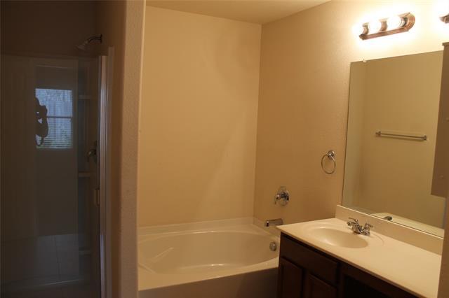 Building Photo - 12732 Northern Pine Dr