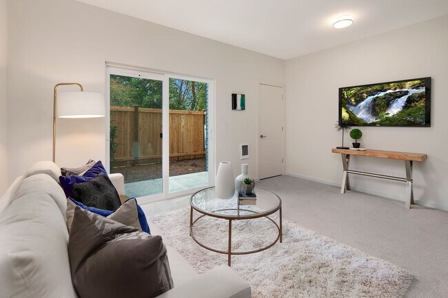 Building Photo - 4Bd/3.5Ba Shoreline Townhome