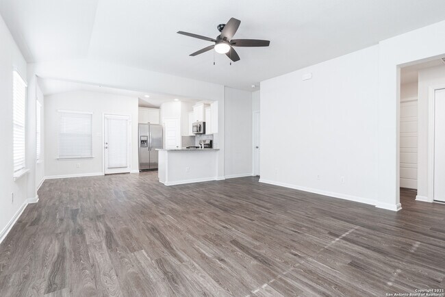 Building Photo - 533 Moonvine Way