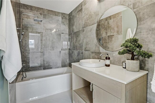 Building Photo - 1810 River Crossing Cir