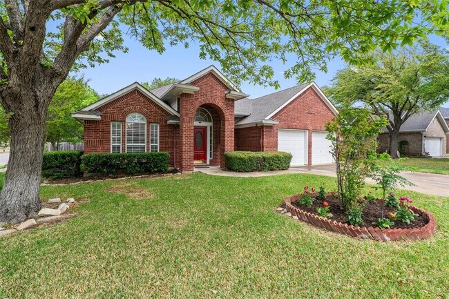 Building Photo - 901 Cashew Ln