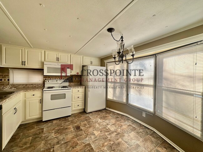 Building Photo - 1801 County Rd 27