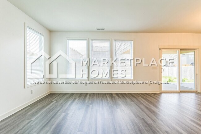 Building Photo - 318 Whisper Wood Wy