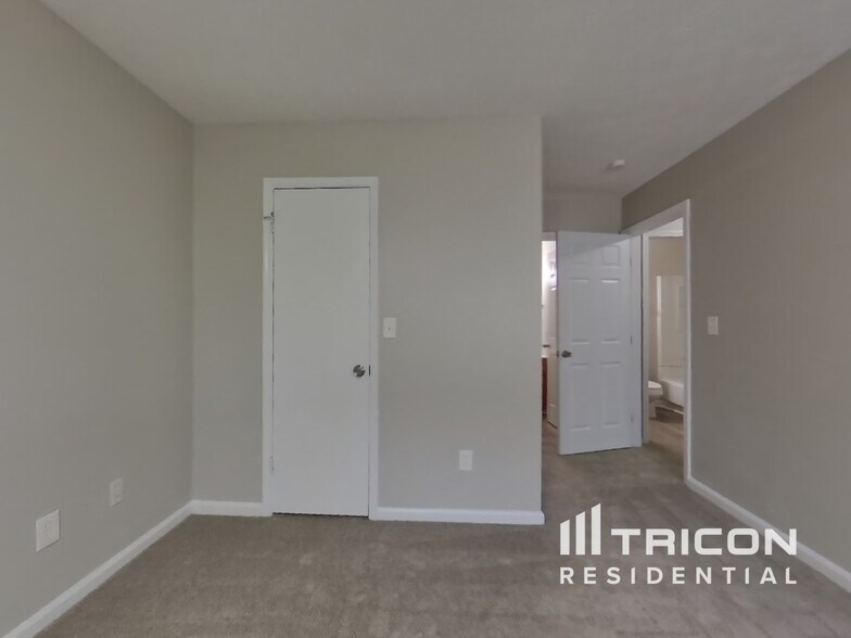Building Photo - 6247 Creekford Dr