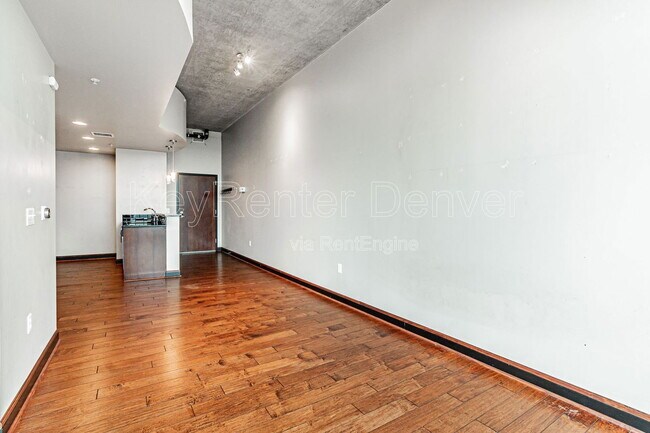 Building Photo - 1700 Bassett St