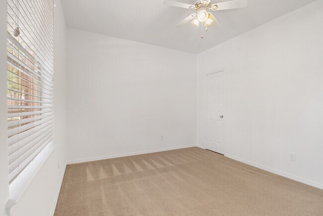 Building Photo - 3611 Rocky Ledge Ln
