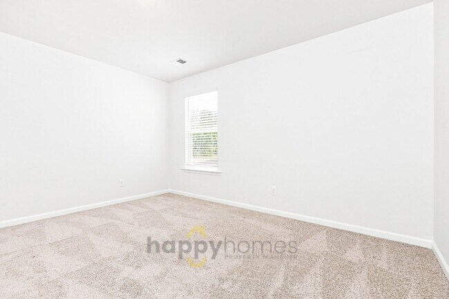 Building Photo - 4 Bedroom, 2.5 Bathroom in Cane Bay of Summerville