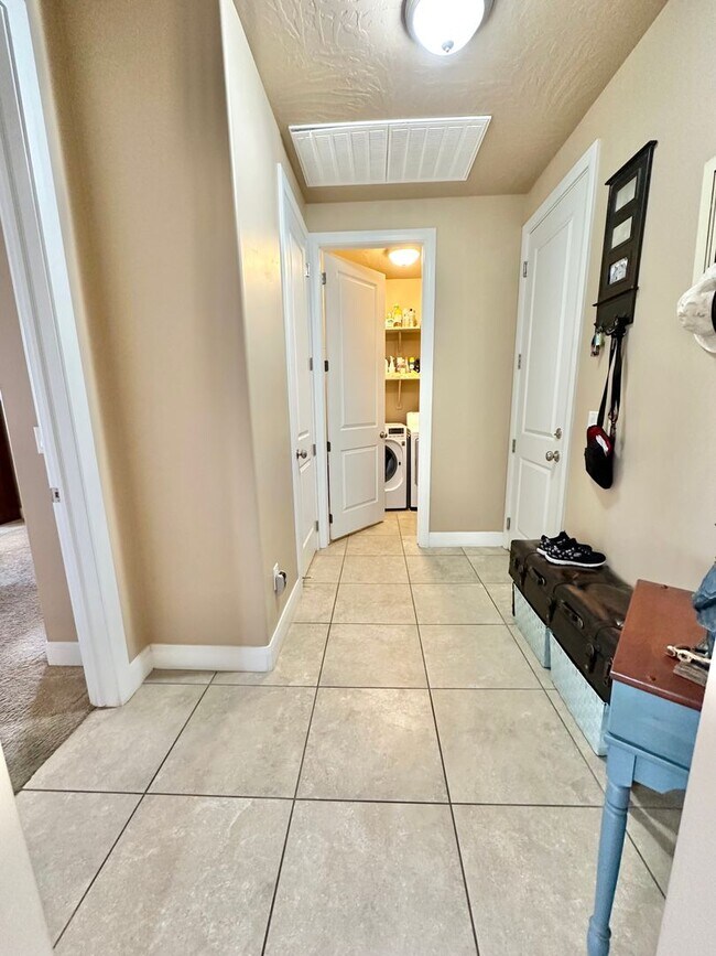 Building Photo - Short term lease! Beautiful Furnished St. George Home!!