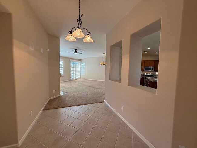 Building Photo - Single story home located in desirable northwest Modesto neighborhood!