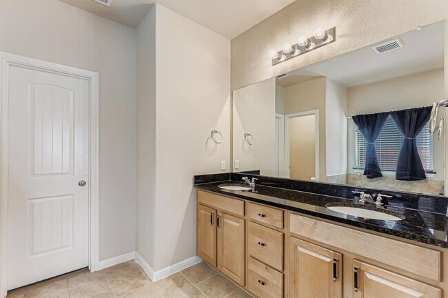 Building Photo - 19433 Colgin Dr