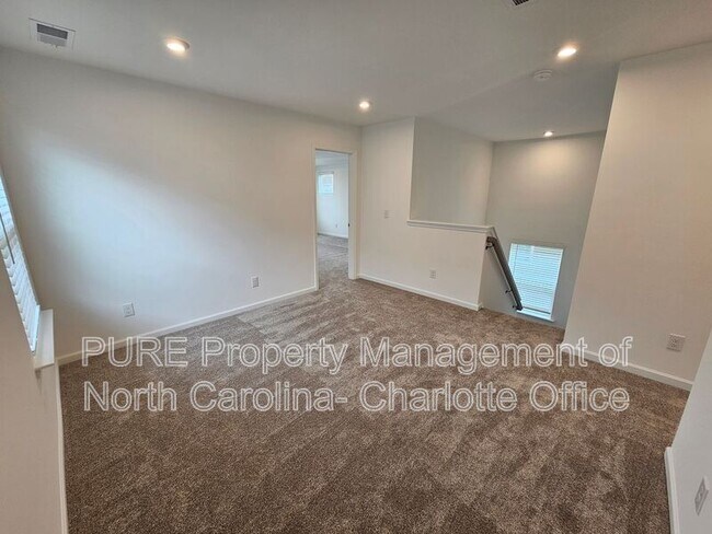 Building Photo - 14036 Penbury Ln