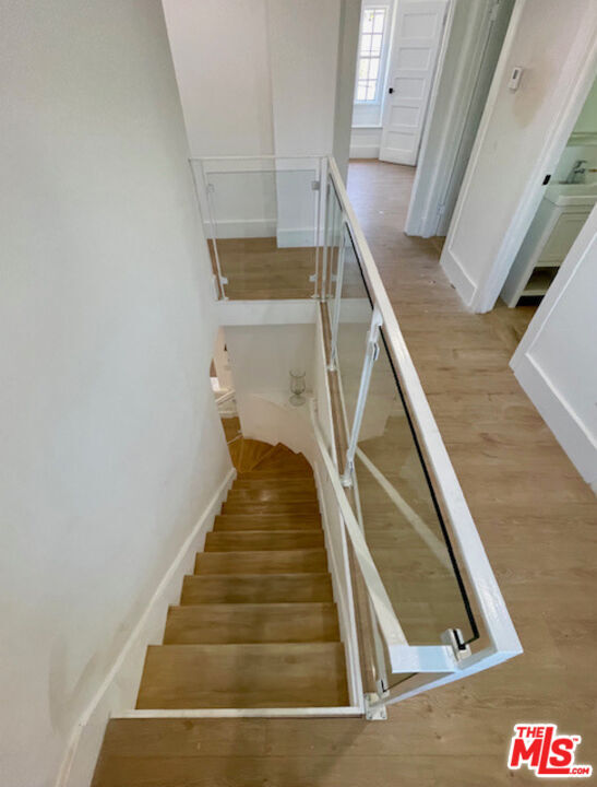 Building Photo - 1157 Irolo St