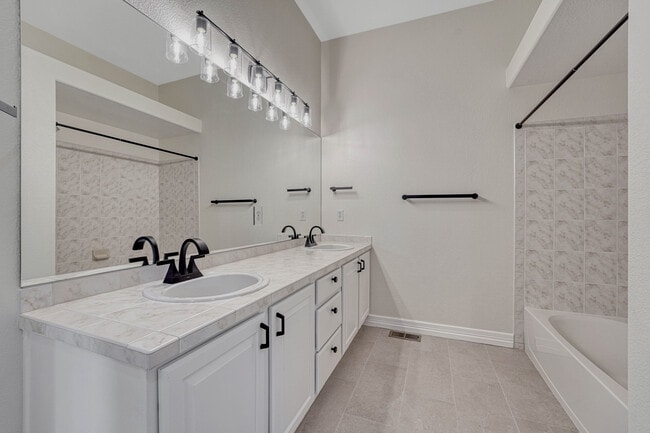 Building Photo - 11700 Coeur D Alene Dr