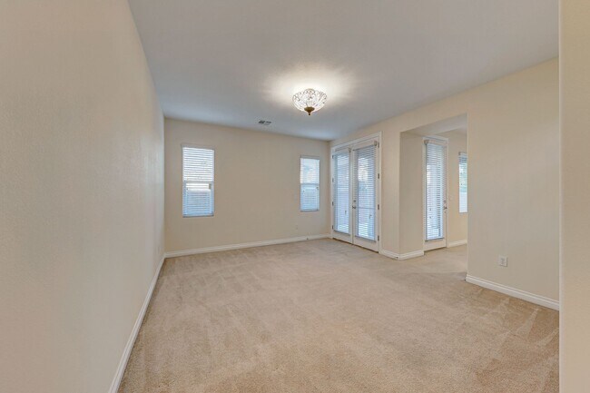 Building Photo - 5 Bedroom Corner Lot Home in Gated Community!