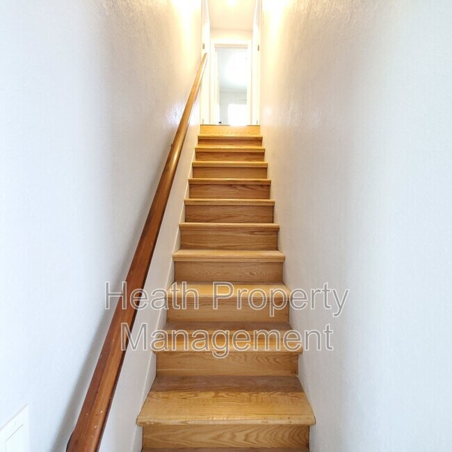 Building Photo - 1735 25th St S