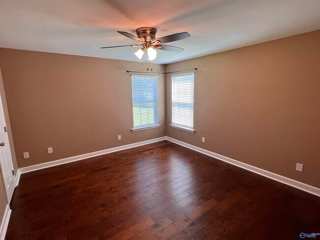 Building Photo - 110 Tudor Pl