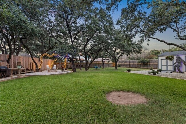 Building Photo - 4-bedroom, 1-story home with dedicated office space and large backyard!