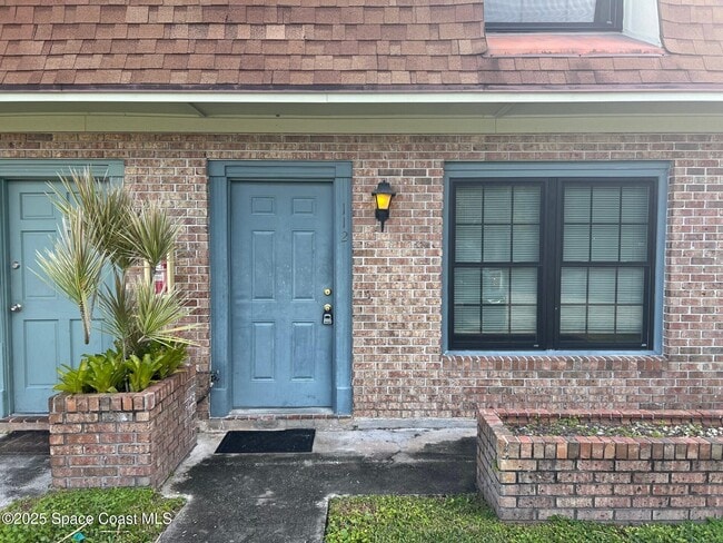 Primary Photo - 1301 Arlington Ln NE