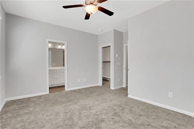 Building Photo - 1954 Sanford Dr