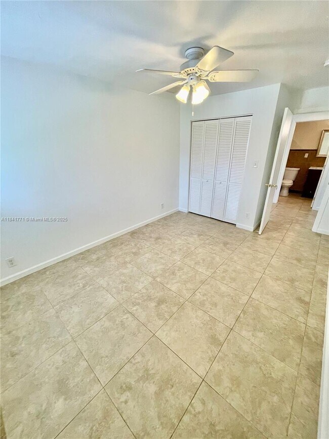 Building Photo - 4430 W Broward Blvd