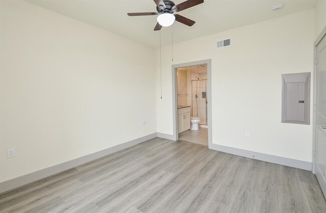 Building Photo - 6955 Turtlewood Dr