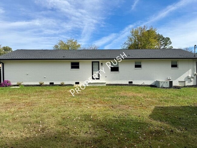 Building Photo - 7339 Brookside Dr