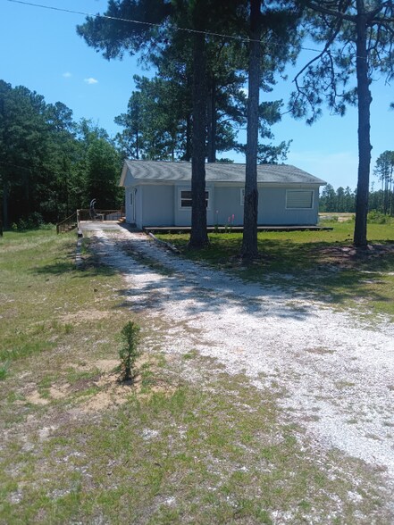 Primary Photo - 255 Rowe Ave