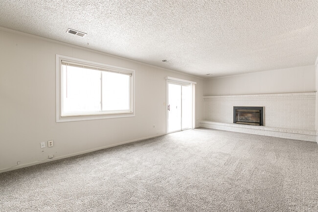Building Photo - 6638 Cole Ct
