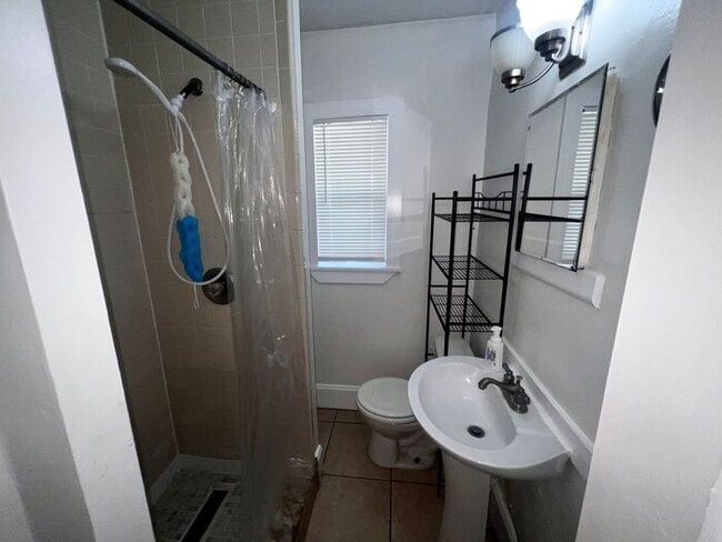 Building Photo - 2330 S Ferncreek Ave