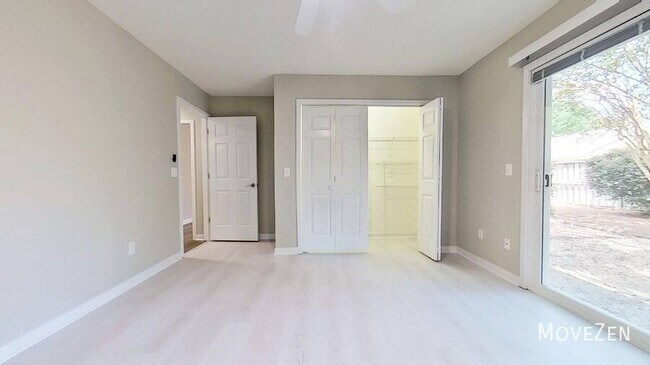 Building Photo - 7112 Key Pointe Dr