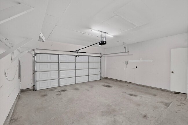 Building Photo - 7314 Gillon Dr