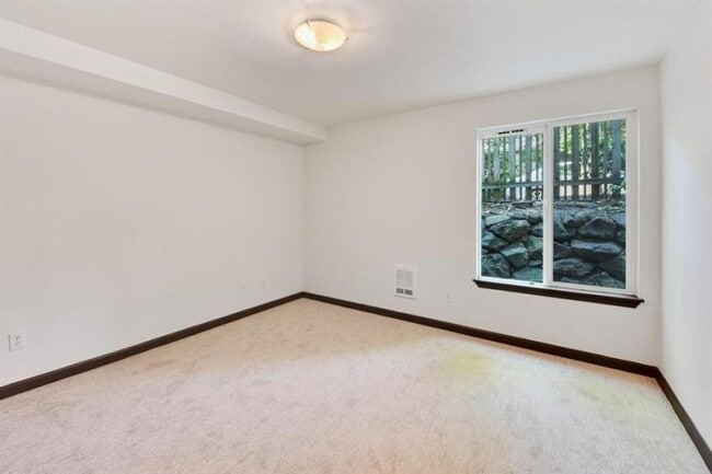 Building Photo - 1 bedroom in Seattle WA 98103
