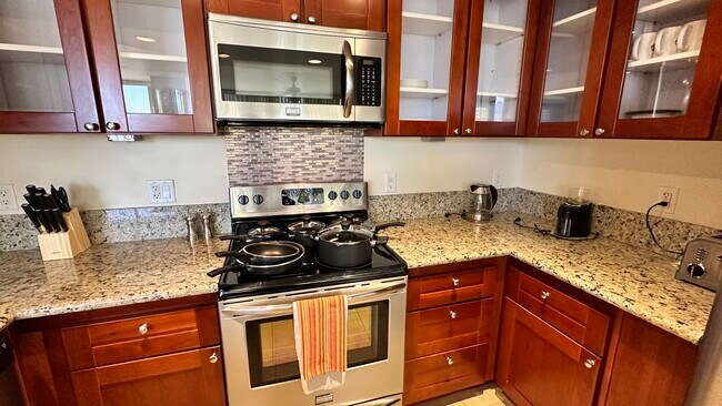 Building Photo - 450 N Arlington Ave