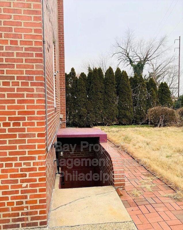 Building Photo - 5817 Keystone St