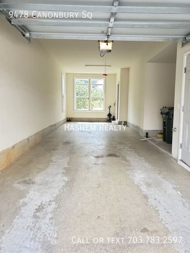 Building Photo - 9478 Canonbury Square