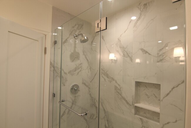 Building Photo - 1523 S Wooster St