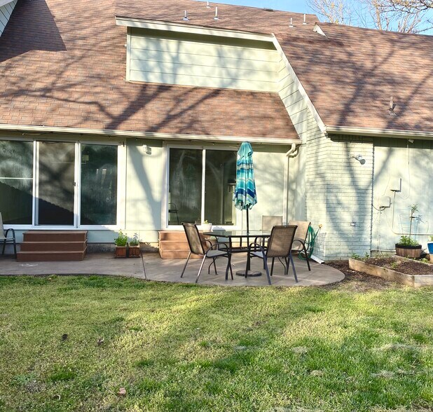 Building Photo - 3908 E 60th Pl
