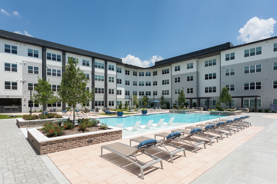 Building Photo - Broadstone Baybrook