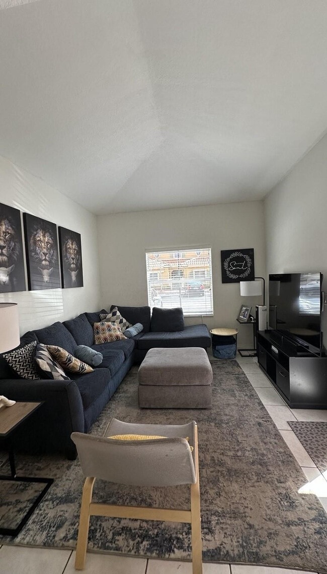 Building Photo - 4965 Leeward Ln