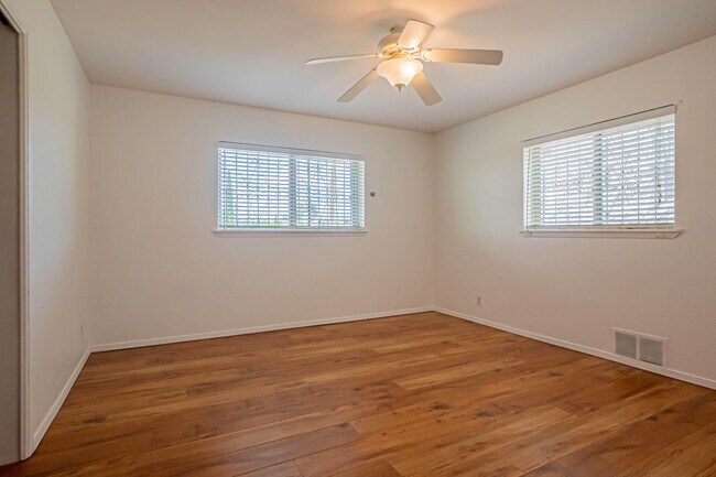 Building Photo - 4200 N Stanton St