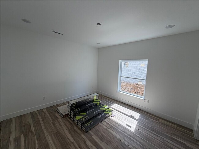 Building Photo - 2091 W Ora Dr