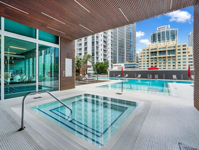 Building Photo - 1080 Brickell Ave