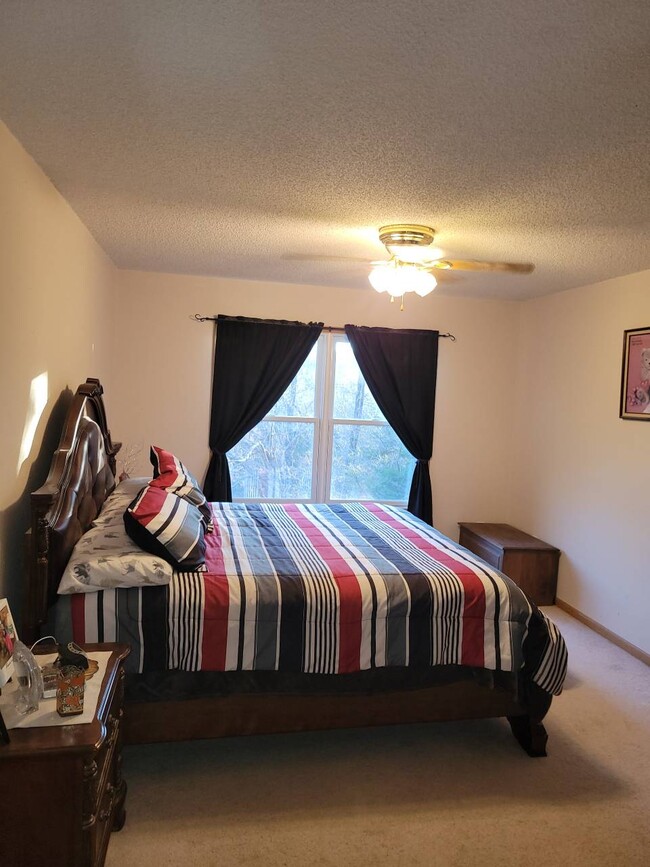 Building Photo - 17010 Lariat Ln