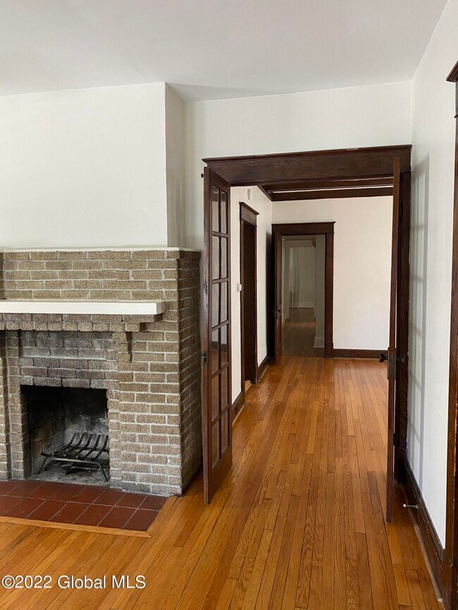 Building Photo - 663 Hudson Ave