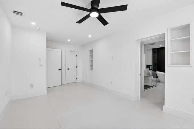 Building Photo - 1410 Beta Ct N