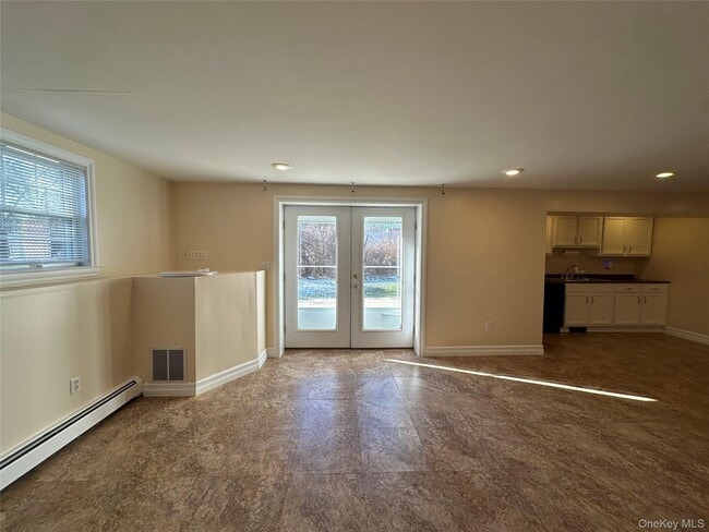 Building Photo - 27 Meadow St