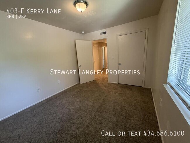 Building Photo - 403 Kerry Ln