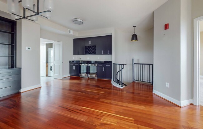 Building Photo - 210 Rocketts Way
