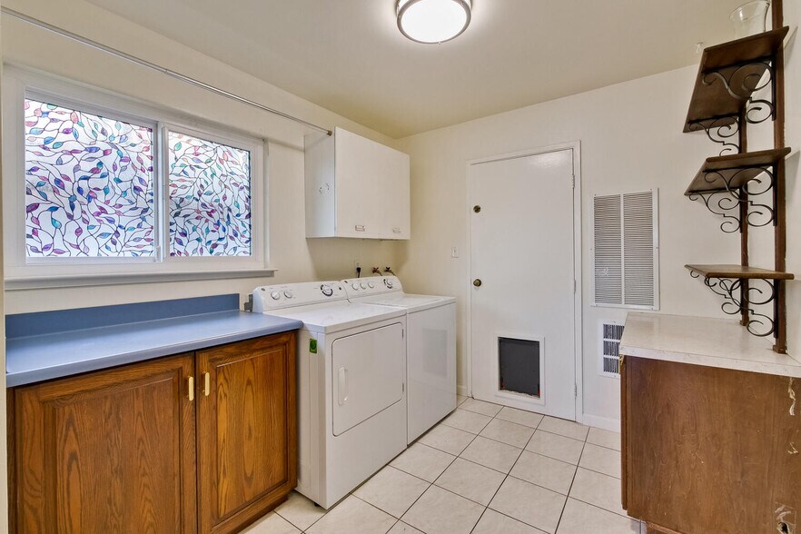 Building Photo - 255 Shearwater Is